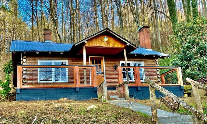 Franklin Cabin | Rustic Log Cabin