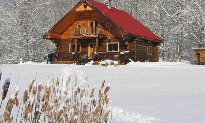 Fultonham Cabin | Rustic Log Home, Pond and Stream, Near Ski Mtns, Great Prices
