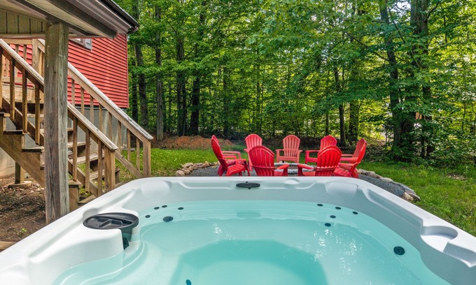 Long Pond House | Rustic Mtn Home | Hot Tub | Fire Pit| Game room