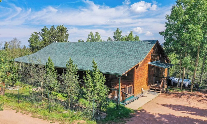 Cripple Creek Ski Chalet | Rustic Outlaw! Mountain Escape w/Scenic Views