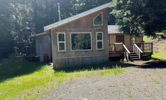 Shelter Cove House | Rustic River Retreat: 2br