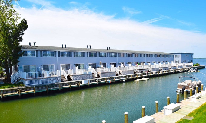 Midtown Ocean City House | Rusty Anchor 42-Bayside 94th St, Free WiFi, Docking, W/D, AC