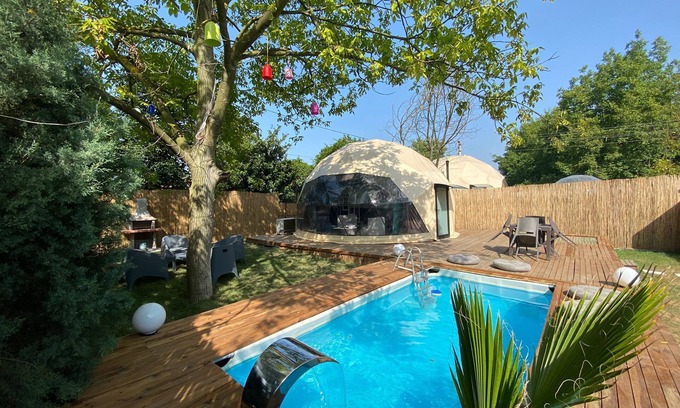 Yanik Ski Chalet | S More