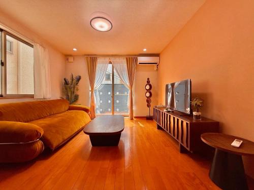 Honmachi Apartment | S1涉谷中心 交通枢纽 涉谷车站6分钟 无限视野 最大2人 Shibuya center 6 mins to ST Max 2P 直达新宿 涉谷 表参道 品川 池袋 上野 代代木 银座 原宿