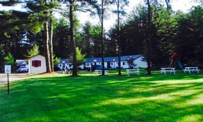 Center Conway Hotel | Saco River Motor Lodge & Suites