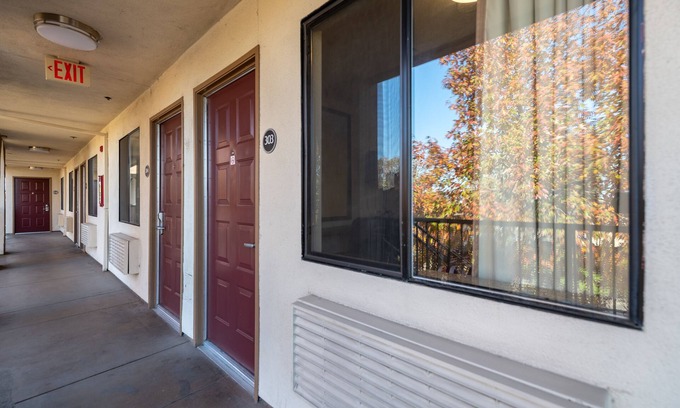 Sacramento Hotel | Sacramento Inn & Suites