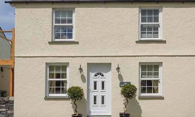 Torver Apartment | SADDLEBACK, pet friendly, with hot tub in Torver