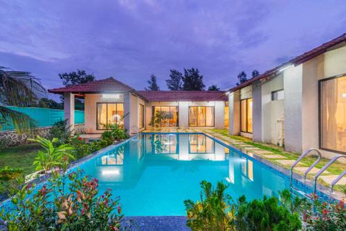 Karjat Villa | SaffronStays Mangi Ferra