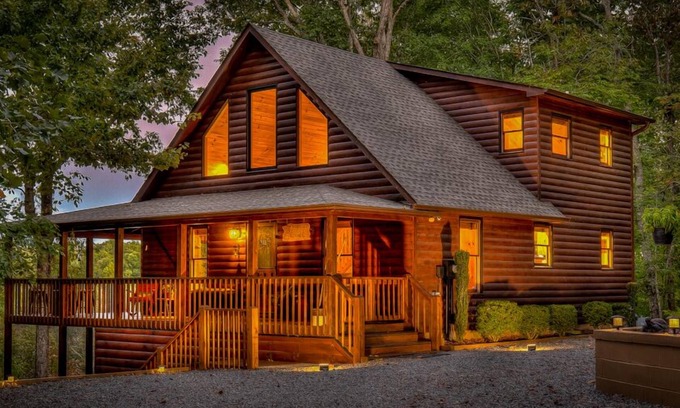 Mineral Bluff Cabin | Sage Elk - Family Friendly | Hot Tub | Game Room