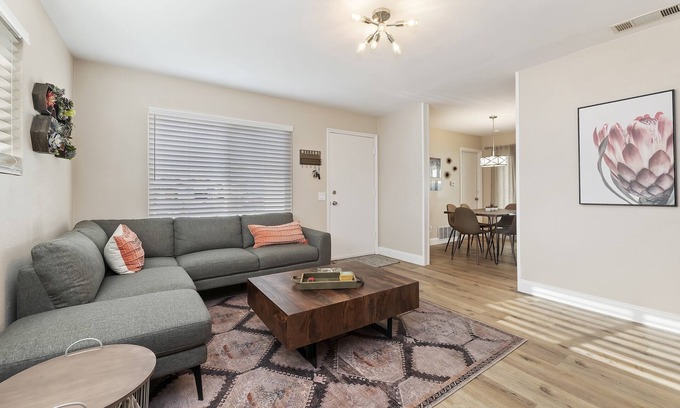 Temecula House | Sage House - Old Town Temecula