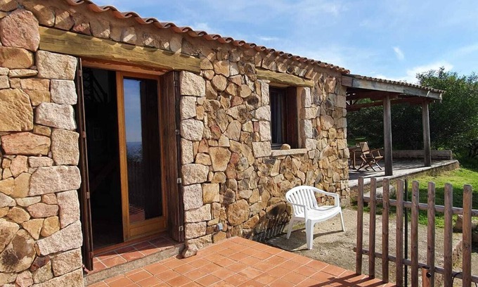 Vico House | Sagone sheepfold-style house 180° sea view