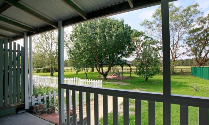 Anna Bay House | Sahara Trails Studio WiFi Air Conditioning Horse Riding and much more
