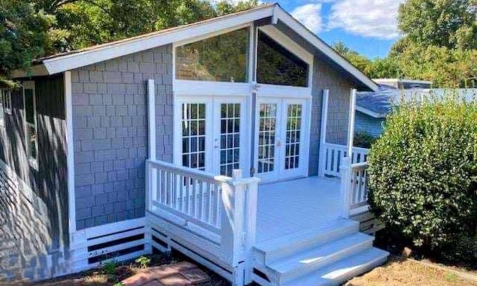 Colington Harbour Cottage | Sail Cove - Charming Colington Cottage - Pet Friendly- Community Pool!