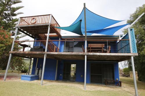 Lancelin House | Sail House overlooking Lancelins main park