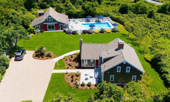 Chatham House | Sail Loft: 489-C Updated Chatham Family Compound, Heated Pool w/Hot Tub, Walk to Town/Beach