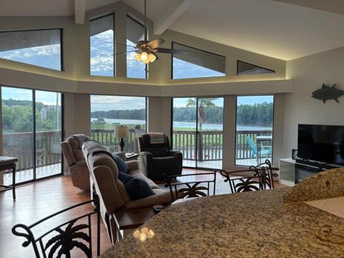 Gulf Shores Apartment | Sailboat Bay 201