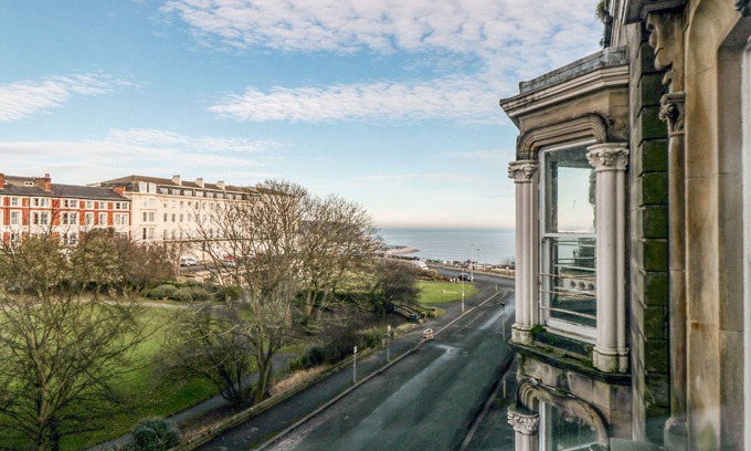 South Cliff Cottage | SAILORS & MERMAIDS, family friendly in Scarborough