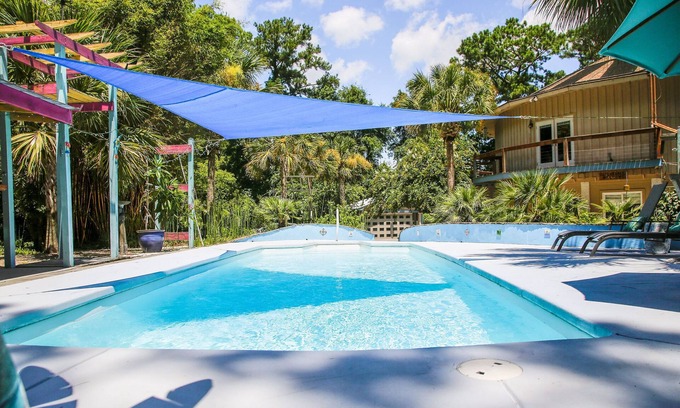 Johns Island House | Sailors Rest: Pool & Sauna, Tropical Island Oasis, Fireplace, Kid-Friendly