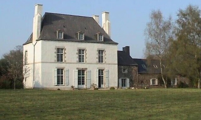 Saint-Jouan-des-Guerets House | Saint Malo Historic manor house Gite sleeps 10
