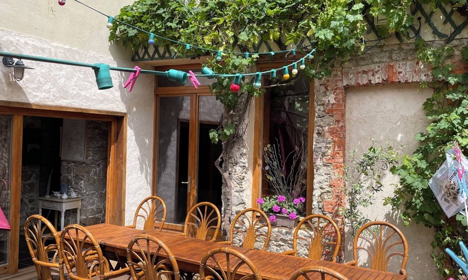 Saint-Servan House | SAINT MALO, NEAR SOLIDOR, QUIET 20-MINUTE WALK FROM INTRA MUROS