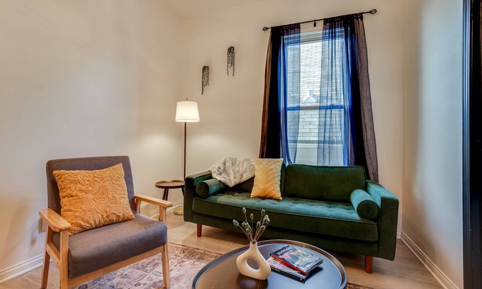 Summit - University Apartment | Saint Paul Getaway ~ 2 Mi to Allianz Field!