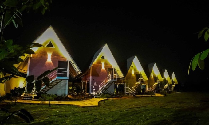 Hyderabad Hotel | Sakhi Lakeview Resort