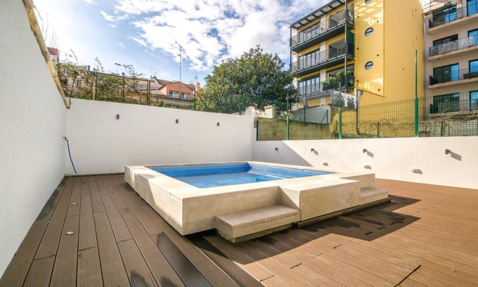 Sao Sebastiao da Pedreira House | Saldanha Pool & Garden