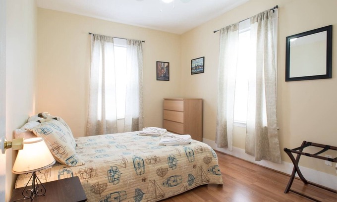 Salem Apartment | Salem Spacious Second Floor 3-4BR!