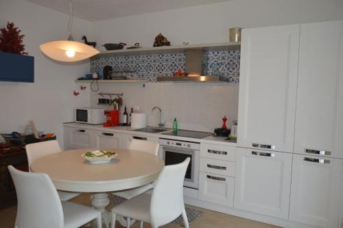 Marina di Castagneto Carducci Apartment | Salice ottimo trilocale con terrazza pranzabile