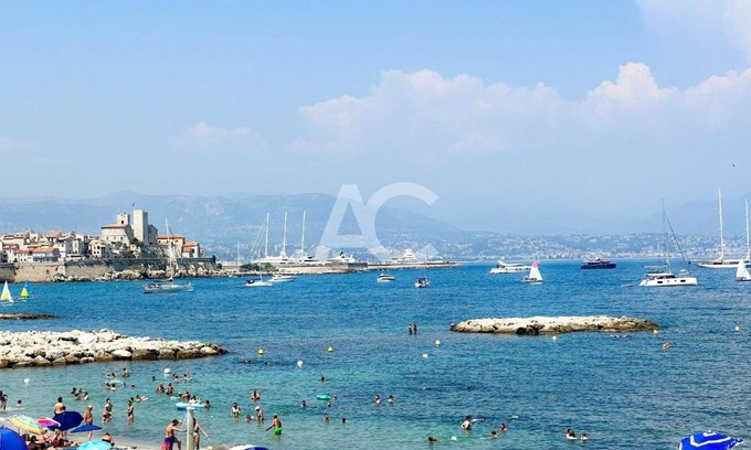Cap-d'Antibes Apartment | Salis Amazing waterfront apartment with sea views