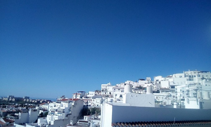 Salobrena Apartment | Salobrena center, renovated apartment , air conditioned - terracce WIFI (Fibre)