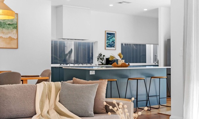 Scarborough Apartment | Salt and Serenity – Short Walk to Beach
