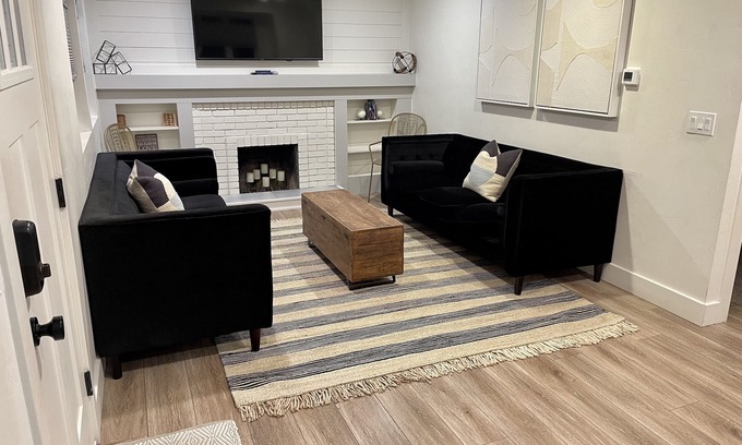 Liberty Wells House | Salt City Dream House w/Hot tub, Fire Pit, Bbq