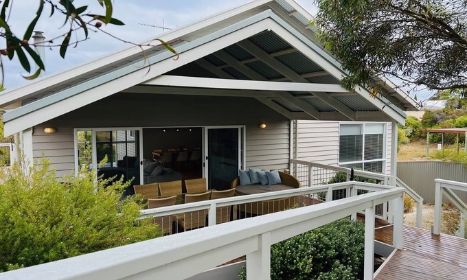 Waterhouse House | Salt Life - Pet Friendly Outside, WIFI