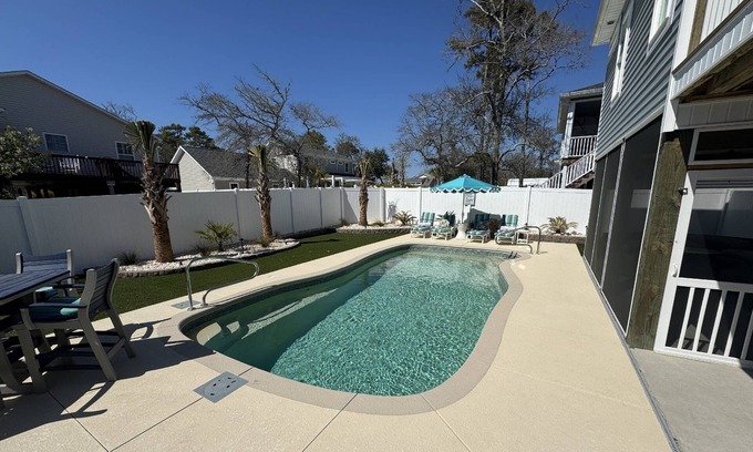 Tranquil Harbour House | Saltwater Pool, Wonderful Island Retreat, 6 Seat Golf Cart Included