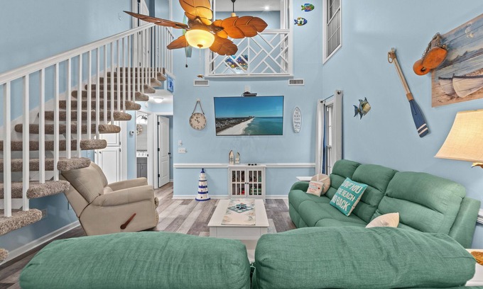 West Panama City Beach House | Salty Breeze: 5-min WALK TO BEACH