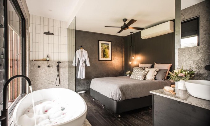Cheshunt House | Sambar Hills- Kings #3