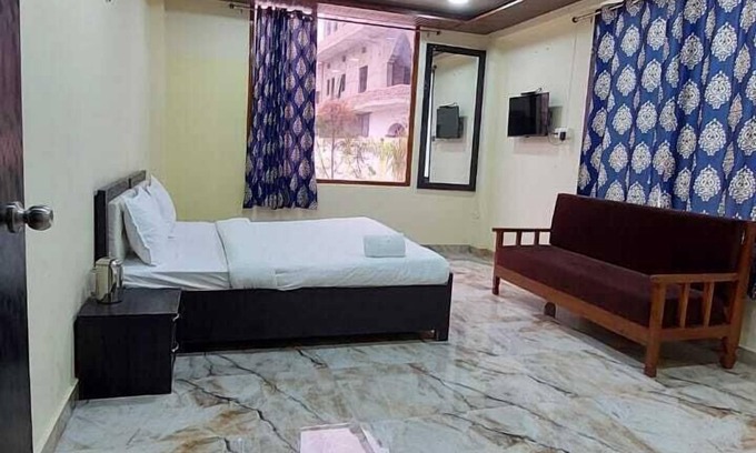 Varanasi Hotel | Samriddhi Hotel Banquet and Lawn
