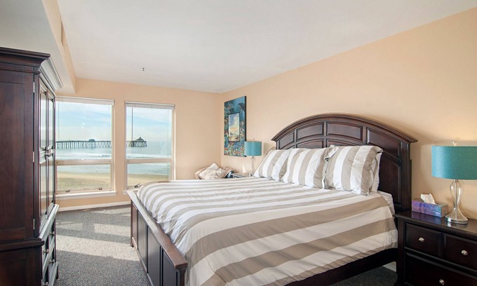 Imperial Beach Condo | San Diego County Oceanfront 3 bedroom-heated pool/jacuzzi. Complex on the sand