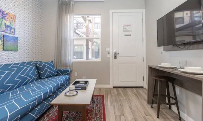 Old Town House | San Diego Stayca. By Seaworld. Walk to All.