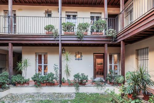 Triana Apartment | San Jacinto Sevilla Best Location Apartment Triana