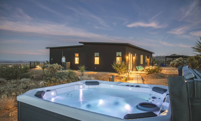 Joshua Tree House | San Junipero - Enjoy the views from the Mod Pool!