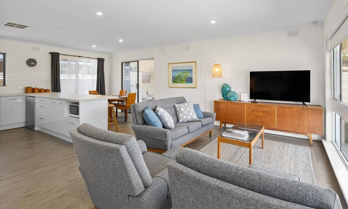 Port Willunga House | Sand and Sun ~ Port Willunga - Light & Airy Coastal Abode