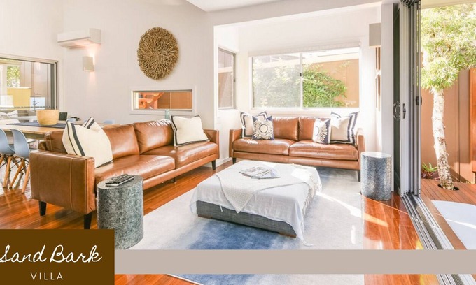 Point Lookout Villa | Sand Bark Executive Villa - North Stradbroke Island