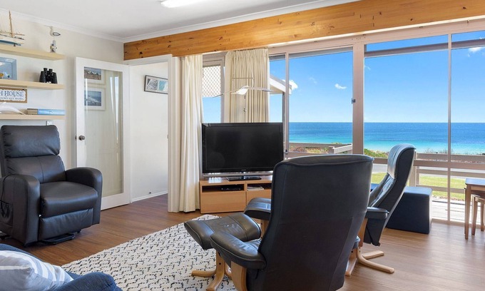 Carrickalinga House | Sand Castles - 34 Gold Coast Drive
