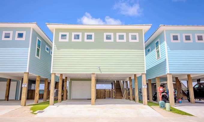 Port Aransas House | Sand Dollar Dream | Private Boardwalk