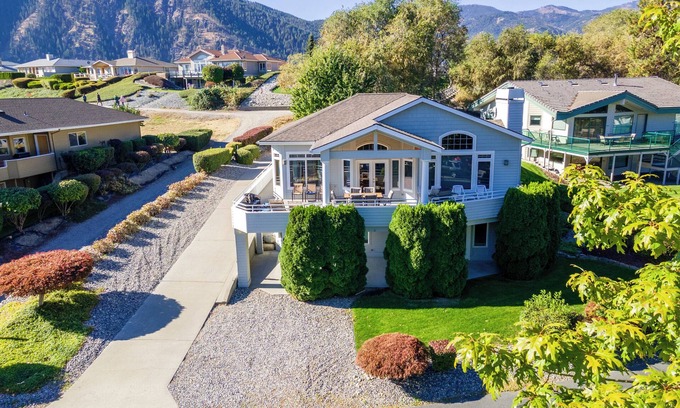 Wapato Point House | Sanden House at Wapato Point Resort