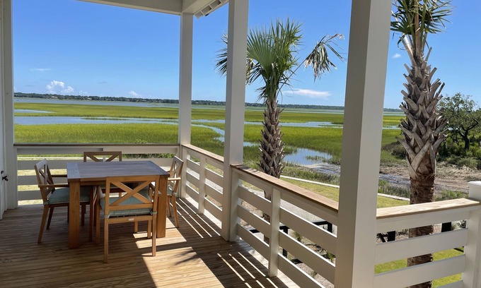 Johns Island House | “Sanderling” (3040 Southerly Way) 2 person creekside bungalow at Kiawah River