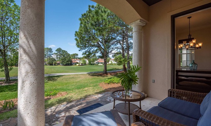 Sandestin House | Sandestin Golf 2 Golf Carts + Beach Gear Baytowne Wharf - License to Chill