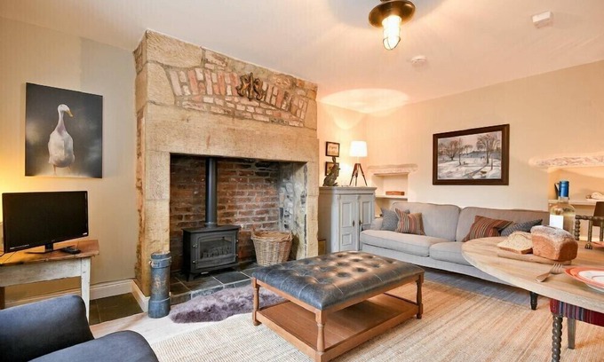 Alnmouth Cottage | SANDPIPER (ALNMOUTH), pet friendly in Alnmouth
